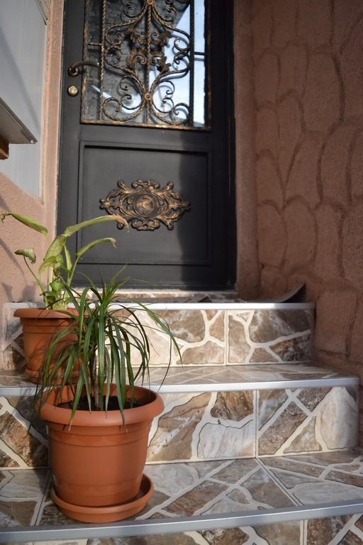 Guest House Beautiful Tbilisi On Khidistavi Street Buitenkant foto