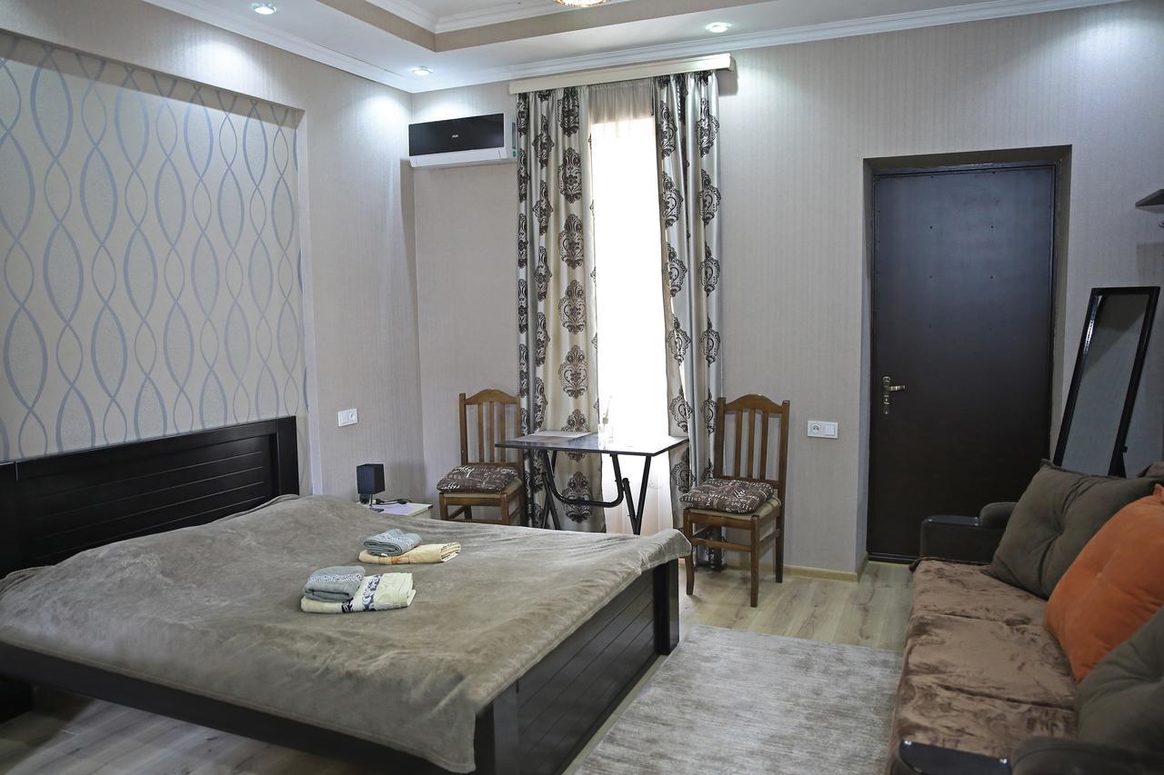 Guest House Beautiful Tbilisi On Khidistavi Street Buitenkant foto