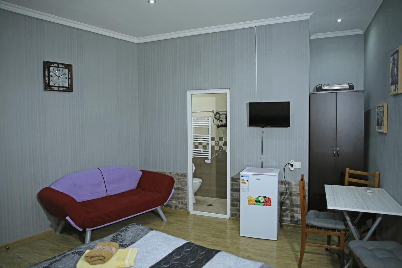 Guest House Beautiful Tbilisi On Khidistavi Street Buitenkant foto